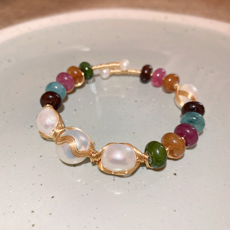 Pulsera abierta de perlas barrocas, pulsera de diseño de nicho retro de moda, fabricante de joyería de alta gama de lujo ligero