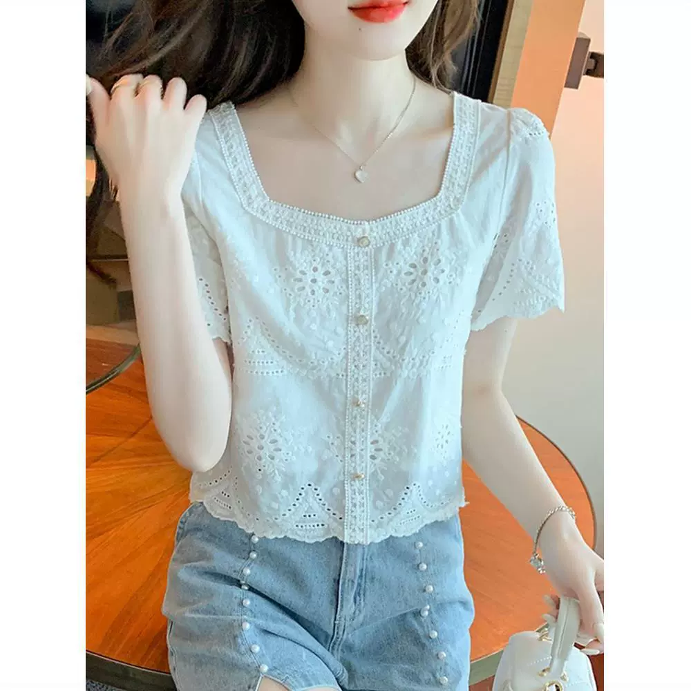 2023年夏季新款复古镂空蕾丝衫五分袖女短款洋气百搭显瘦方领上衣