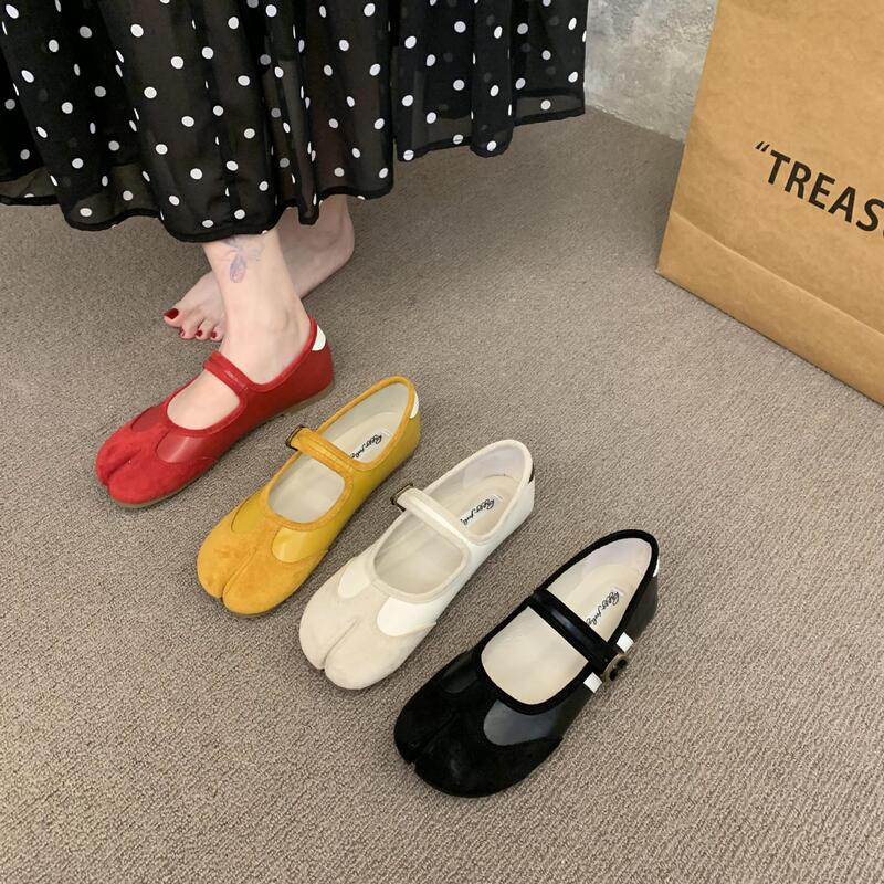 Korean Style Retro Pig-toe Single-layer Shoes Women's 2025 New Niche Mary Jane Shoes Flat Ballet Shoes