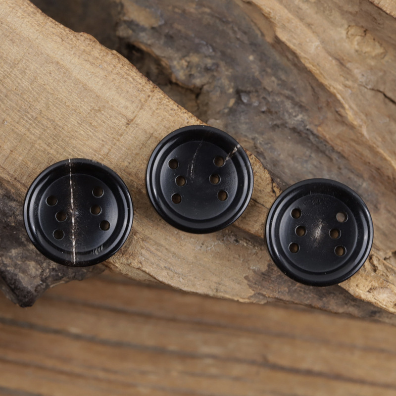 Niche design six-hole button natural black buffalo horn sweater coat suit cardigan accessories button unisex