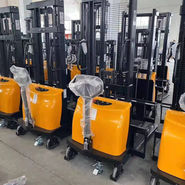仓库装卸手推升高车自动堆高机带踏板电瓶升降装卸叉车