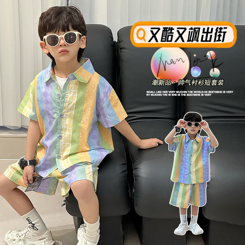 7943 Traje de verano para niños Traje de color coreano de manga corta para niños nuevos Traje de dos piezas de verano para bebés para niños junto al mar