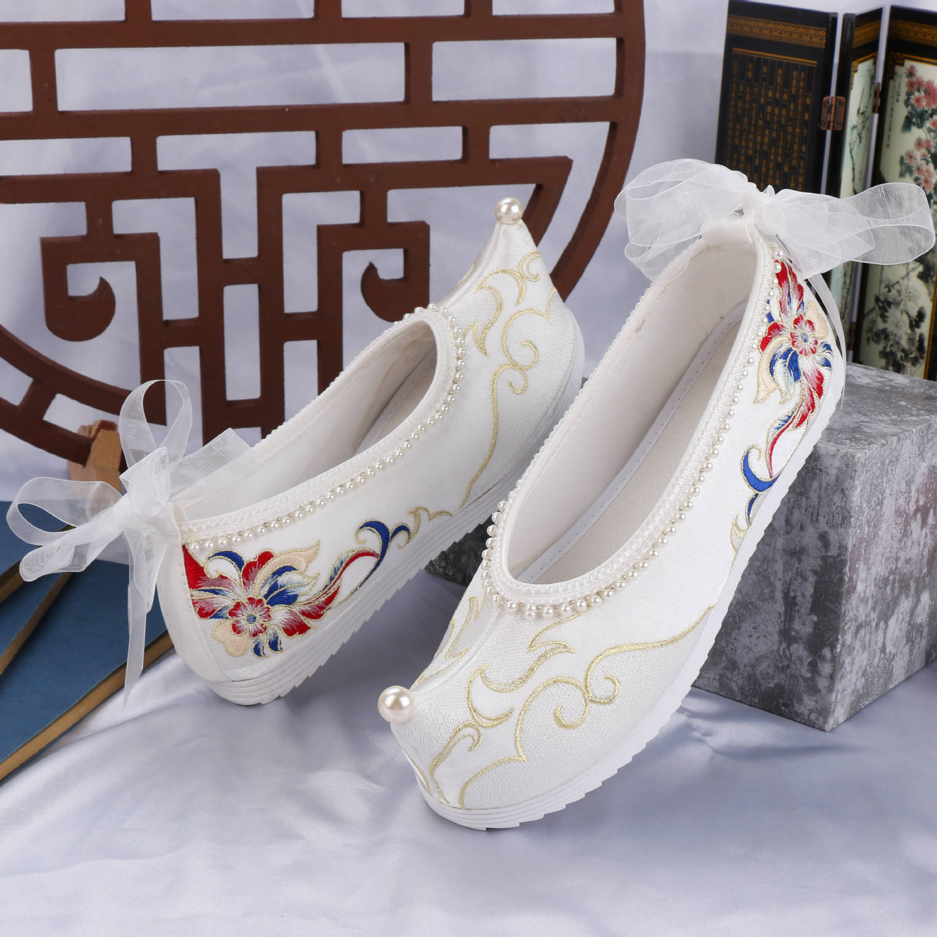 2021 Summer Embroidered Shoes Female Hanfu Shoes Old Strike Mingzi with Put Floor Soft Soft Old Beijing Wire Shoes