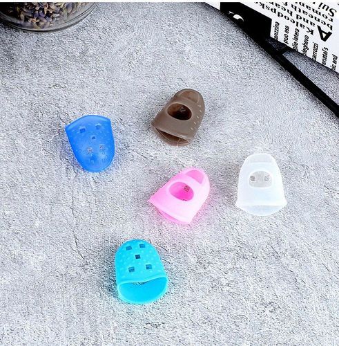 Guitar finger sleeves for children, beginners to practice playing guitar, guitar sleeves, strumming, finger protection, picks, counting money and flipping books