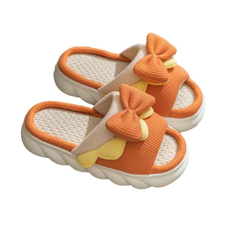 Primavera y otoño nuevas sandalias antideslizantes de algodón y lino para pareja Nuevas zapatillas de lino de fondo grueso para mujer cuatro estaciones lindo hogar interior