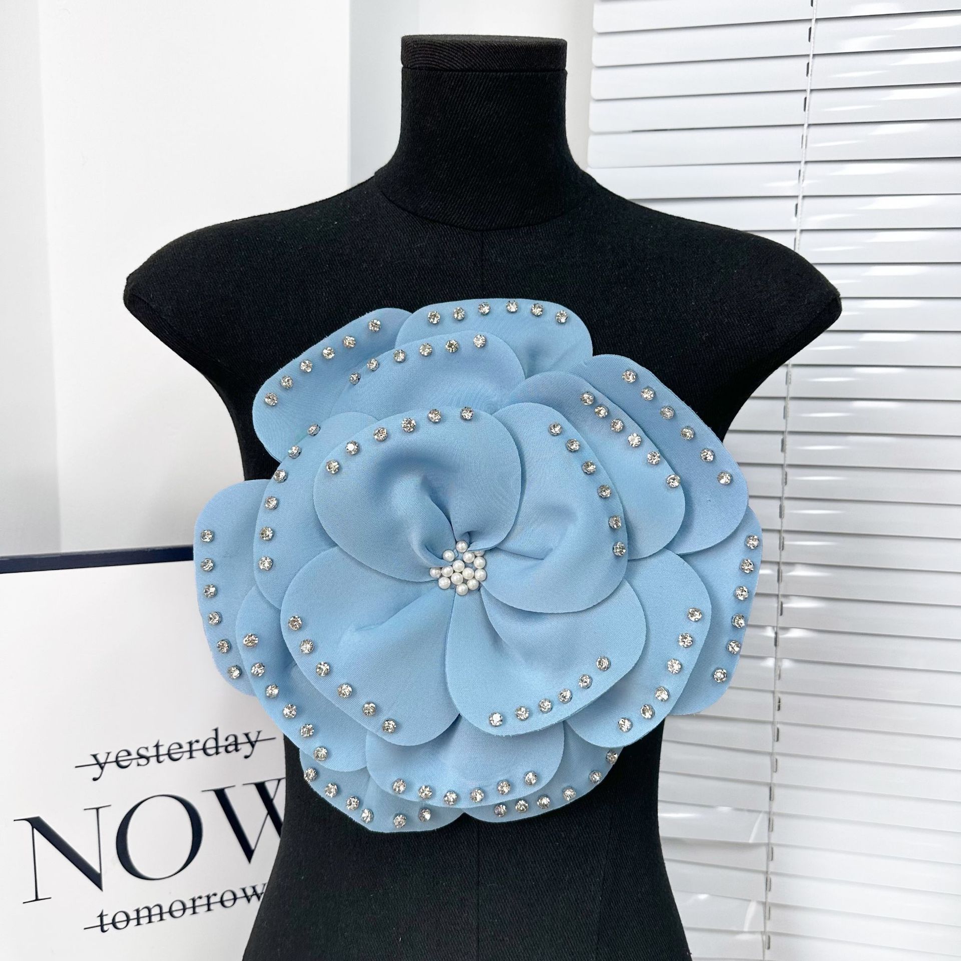 Nueva capa de aire estereoscópica perlas de clavos multicapa de alta calidad ropa de flores grandes vestidos tocado joyas de pecho brocas para el pelo