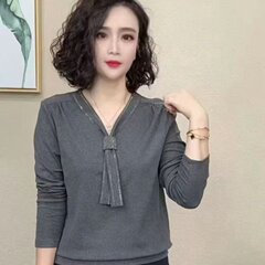 一件代发直播爆款2025秋季新品时尚气质减龄围巾V领烫钻长袖上衣