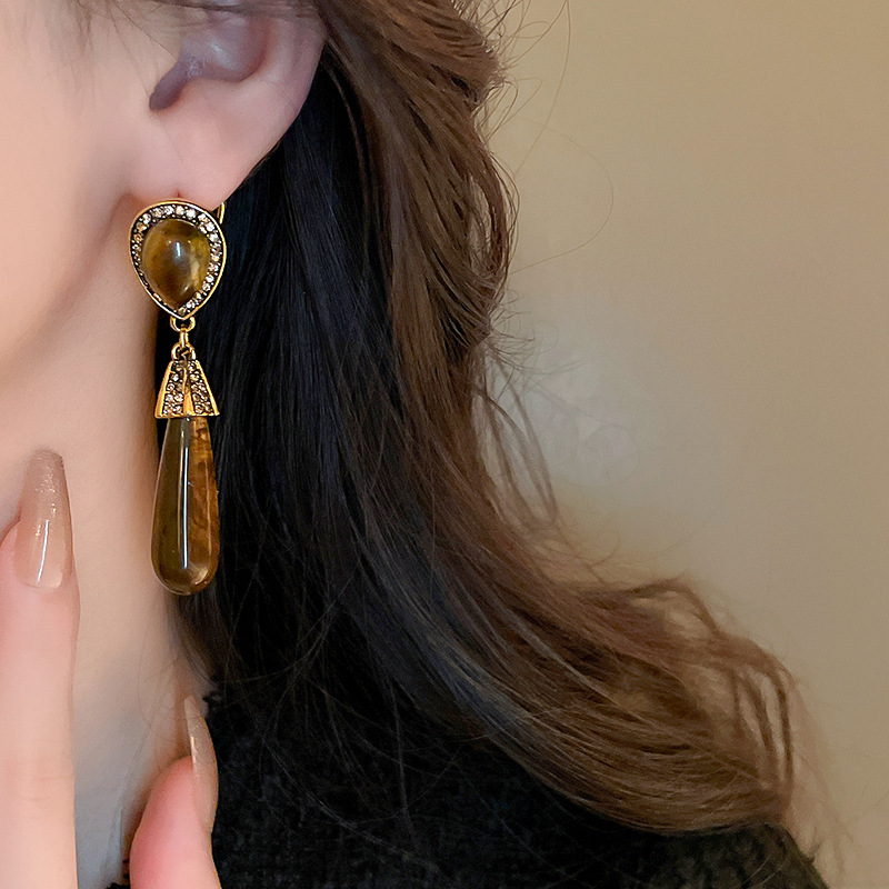 Designer style diamond inlaid resin water drop earrings, artistic retro light luxury long earrings, antique style earrings_voghion.com