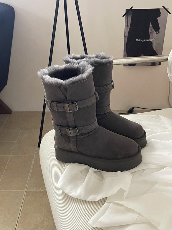 河南桑坡女冬季新款中筒骑士靴保暖装饰皮带扣羊皮毛一体雪地靴|undefined