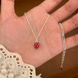 戒指;项链;耳钉