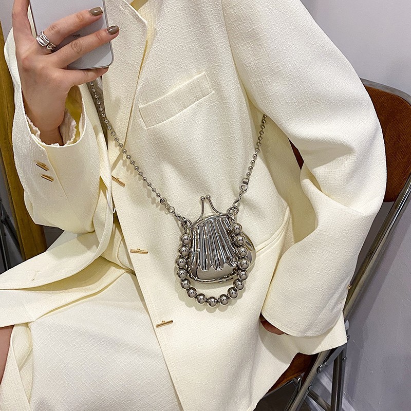 High end Mini Pearl Chain Handheld for Women 2023 New Small Stand One Shoulder Crossbody Shell Blessing Bag_voghion.com