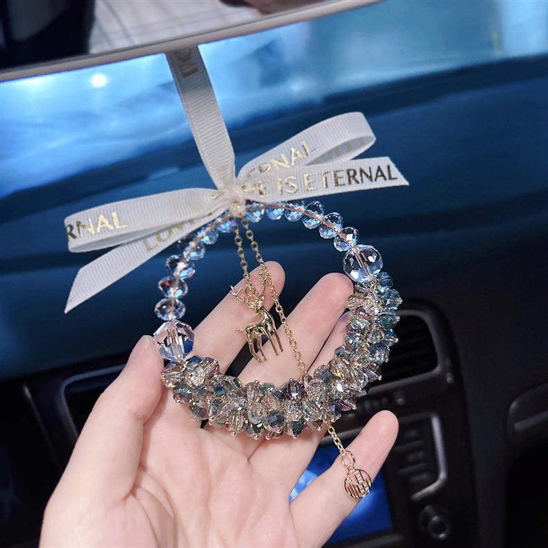 Xiaohongshu-style green light car pendant, safe journey car crystal ornament, rearview mirror interior hanging decoration for men and women