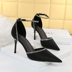 6069-1 European and American sexy banquet hollow high heels thin heels Satin shallow mouth pointed hollow Rhinestone san