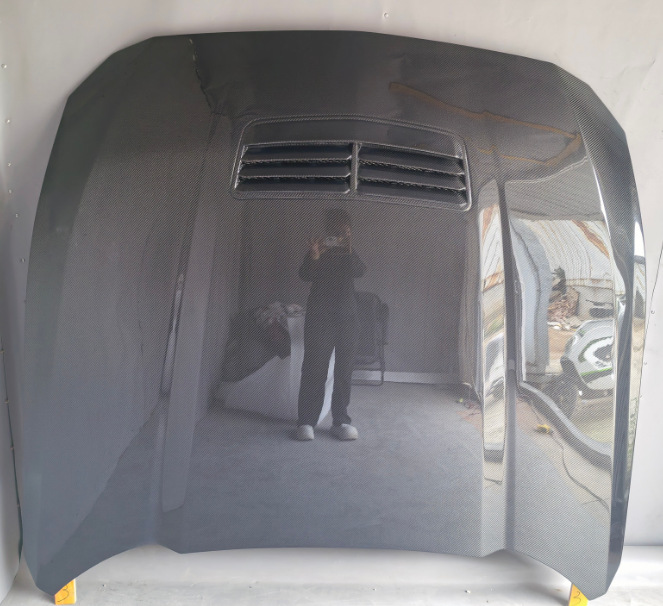 Carbon fiber modified front hood suitable for 2024 Mustang, carbon fiber engine hood with ventilation and heat dissipation design