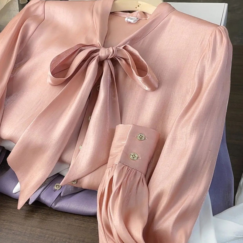 Spring elegant shirt with bow