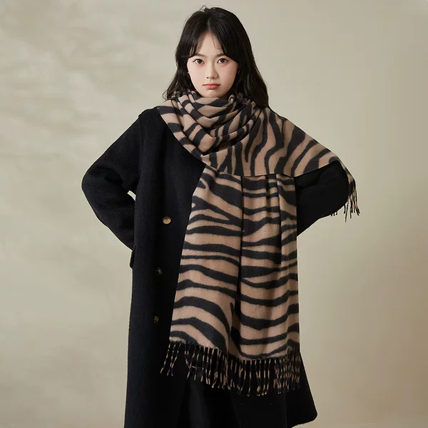 Autumn and Winter New Zebra Pattern Imitation Cashmere Scarf, European and American Retro Thickened Warm Tassel Neck Warmer, Cold-Proof Shawl