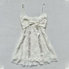2025年夏の新作ピュアラブスタイル甘いリボンフレンチスタイル多用途サスペンダートップ女性用