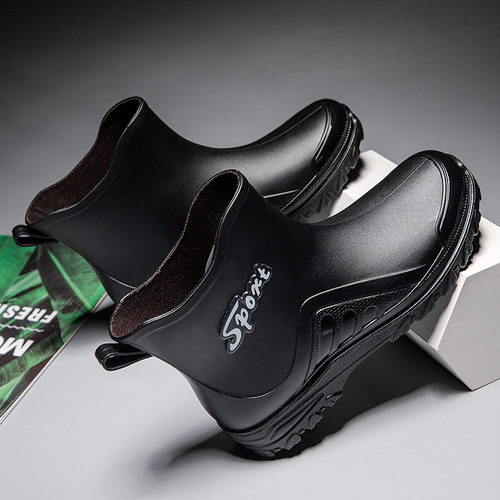  new water shoes for men, fashionable short-tube anti-slip rain boots, thick-soled wear-resistant kitchen car wash work shoes for men
