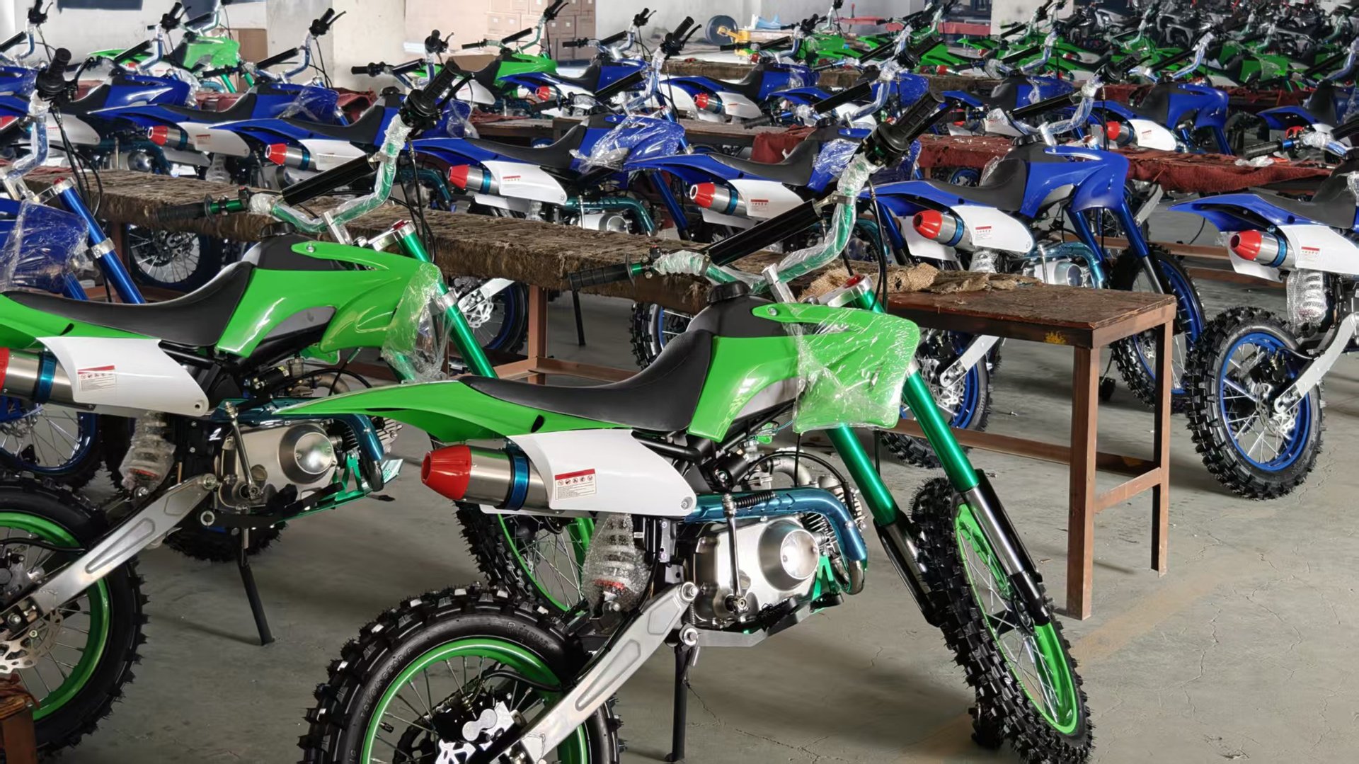 110Cc Mountain Two-Wheeled Off-Road Motorcycle with Kick-Start Aluminum Engine Base Plate/Aluminum Exhaust Pipe for Export