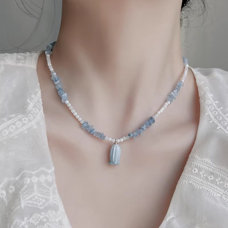 Mother-of-pearl beaded pendant necklace is a perfect exquisite gift for friends. Cross-border jewelry wholesale is available Mother-of-pearl beaded pendant necklace is a perfect exquisite gift for friends. Cross-border jewelry wholesale is available