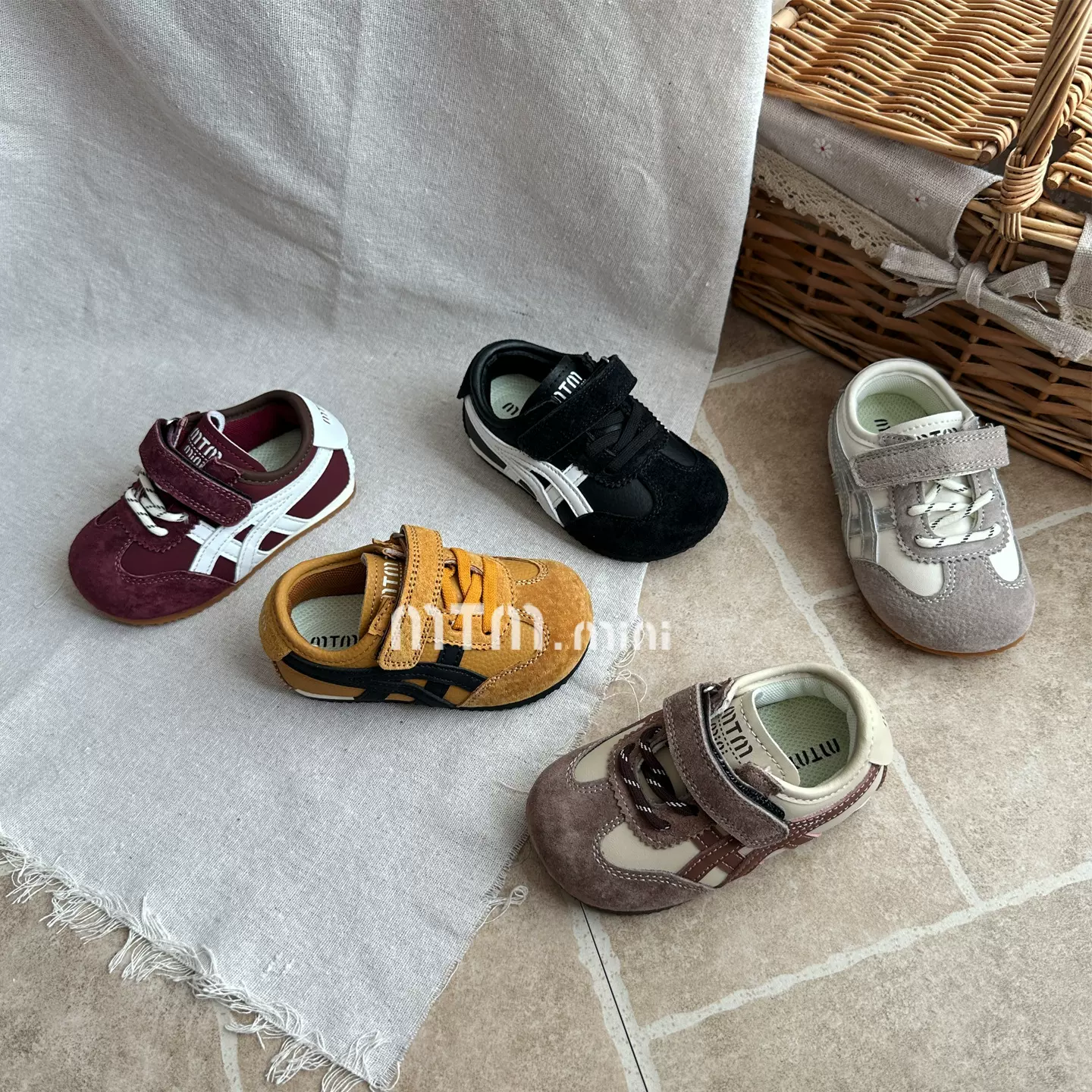 2025秋新款儿童阿甘鞋男女童韩版运动鞋中小童德训板鞋宝宝学步鞋