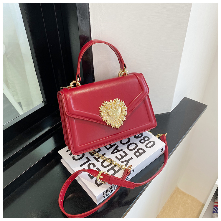 Bolsas Nova Moda Bolsa Feminina Bolsa Transversal de Alta Qualidade Bolsa Feminina com Corrente Bolsa Love Pearl Estilo Europeu e Americano Bolsa Quadrada Pequena_voghion.com