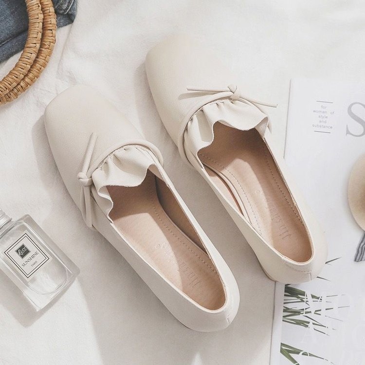 Calzado de tacón alto para niños y niñas de Mary Jane 2025 nuevo estilo pequeño viento de fragancia versátil un taconero grueso botón de perla zapatos franceses para mujeres