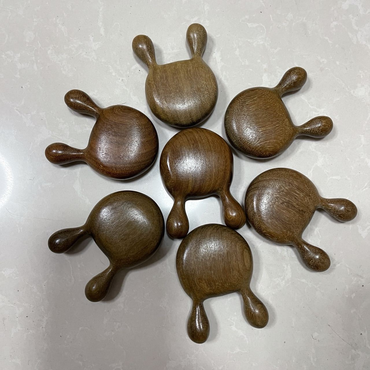 Sándalo verde, sándalo rojo, huanghuali, artefacto de masaje de ala de nariz de sándalo, peine de raspado de nariz de meridiano, alivia la fatiga ocular Spot al por mayor