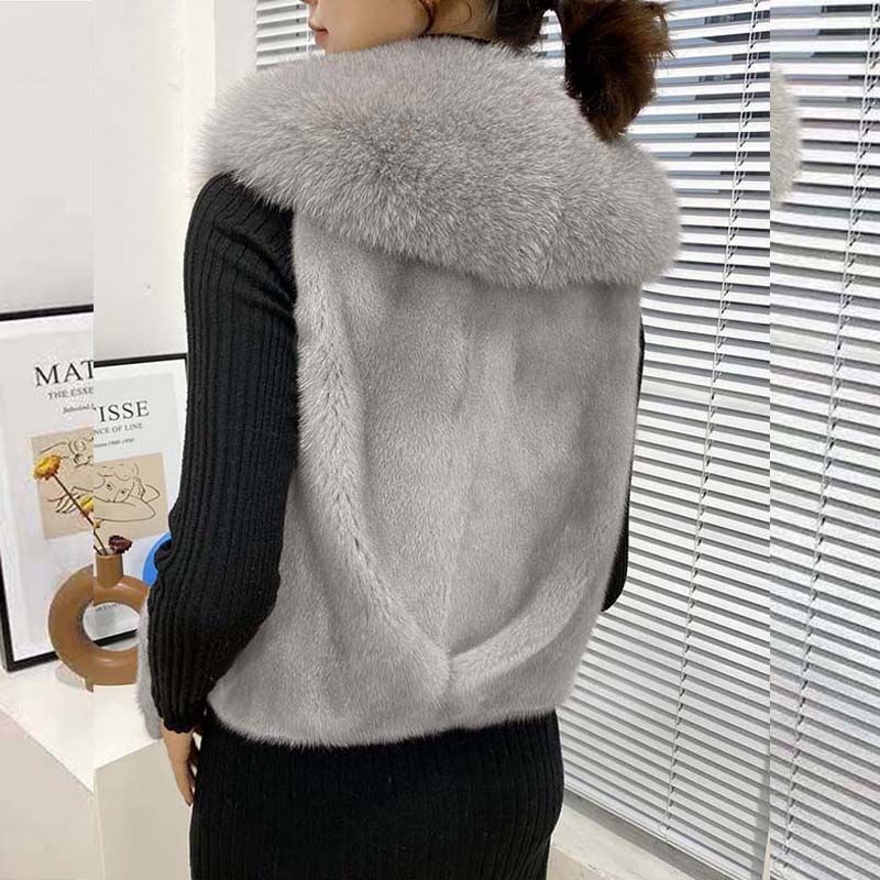 Autumn and Winter New Fox Fur Vest Women's Imitation Mink Waistcoat Fashionable Short Slim-fit Coat Stylish Autumn and Winter New Fox Fur Vest Women's Imitation Mink Waistcoat Fashionable Short Slim-fit Coat Stylish