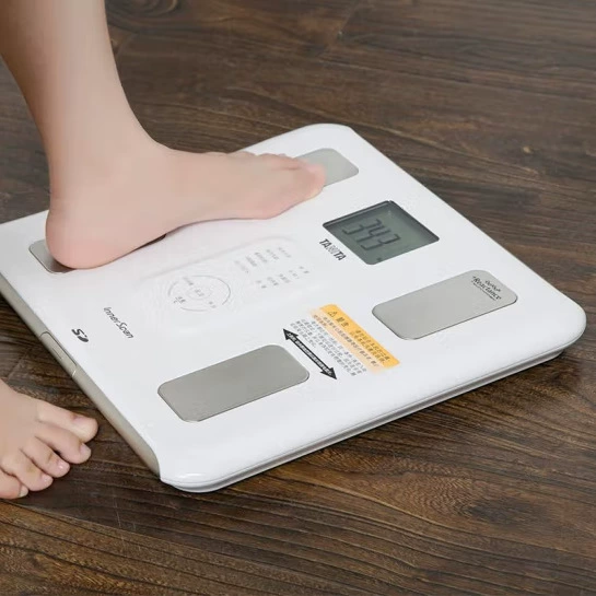Весы для тела FAT Scale (TANITA BC-567N) Анализ состава тела, 9 параметров, белые, 327×330×36 мм