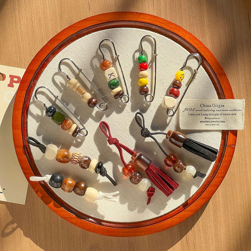 High-End Beaded Shoe Hanger Autumn and Winter Miu Series Maillard Shoe Bag Pendant German Training Kangaroo Shoes DIY Shoe Decoration Buckle