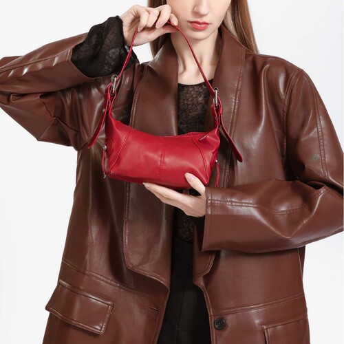 Cool and cute girl's niche design leather zipper shoulder bag underarm bag retro European and American 2025 new style bag 