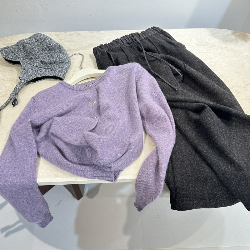 Smoke Purple Exquisite Croissant Gold Buckle Raccoon Knitted Cardigan for Women in Autumn and Winter Layered with Soft and Waxy Loose Tops for Outer Wear Smoke Purple Exquisite Croissant Gold Buckle Raccoon Knitted Cardigan for Women in Autumn and Winter Layered with Soft and Waxy Loose Tops for Outer Wear