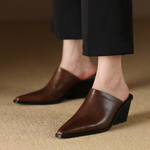 2025外贸新款高跟包头拖鞋女外穿尖头坡跟穆勒鞋真皮凉拖鞋半拖