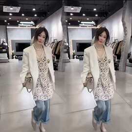 网红春新款时尚套装休闲气质显瘦V领西装外套+吊带裙+高腰牛仔裤