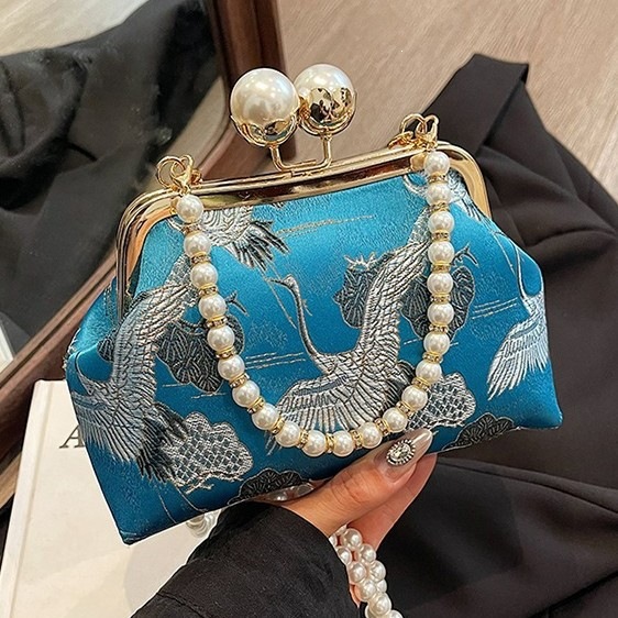 Luxury Chinese Style Embroidered Handbag With Pearl Clasp For Women_voghion.com