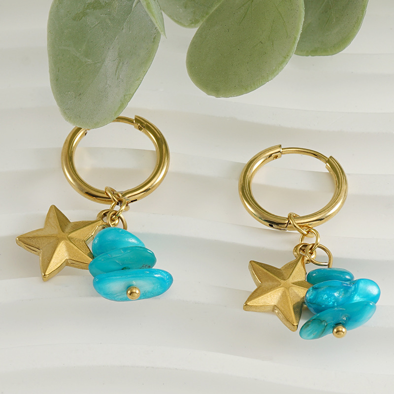 Pendientes de aro dorados con estrella y piedra natural_voghion.com