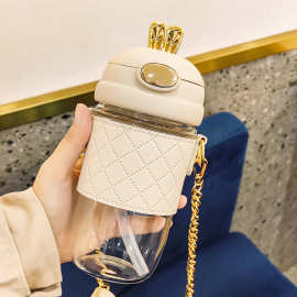 韩版ins可爱少女塑料杯高颜值吸管杯便携可肩背链条弹跳礼品水杯