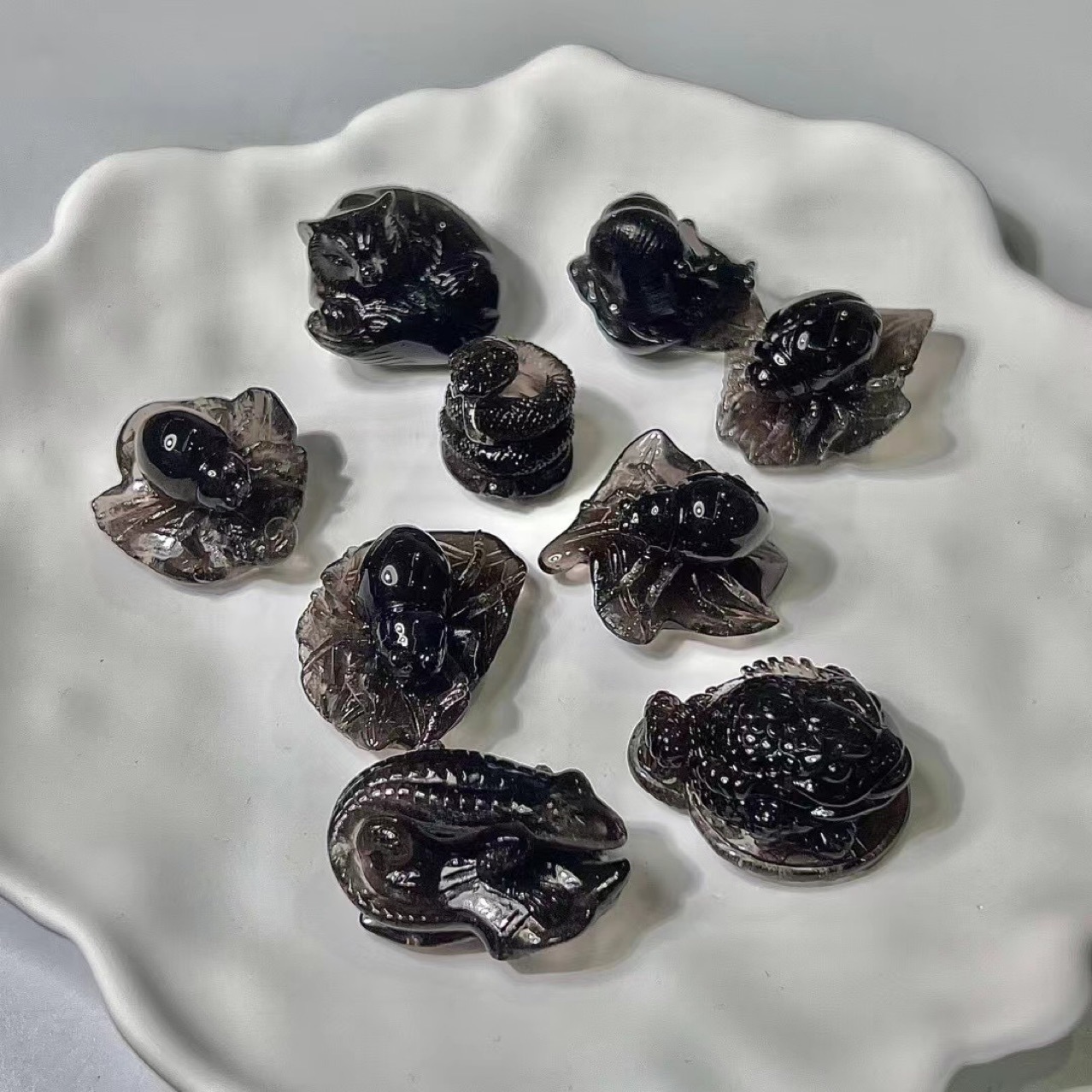 天狼星陨石手工精工雕刻厂家批发跨境直播原料石摆件