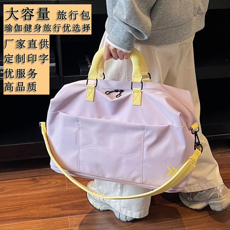 Capacious sports sports bag wet and dry separation