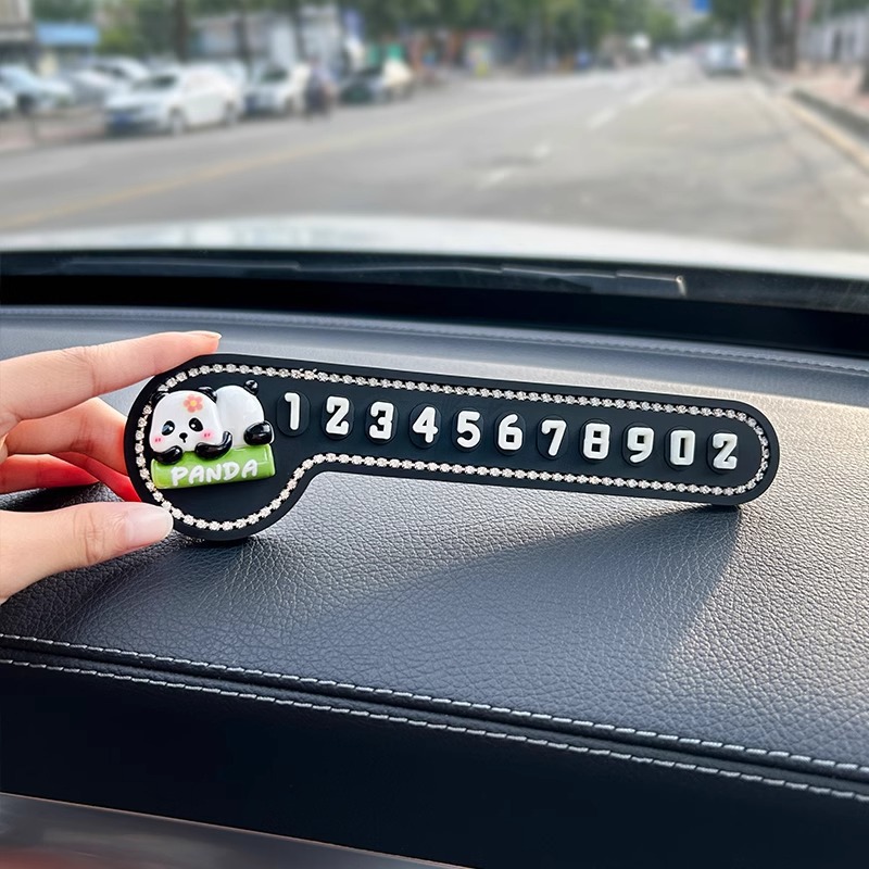Espacio de estacionamiento temporal del automóvil, número de matrícula móvil, placa de estacionamiento, bricolaje, nueva chica linda creativa, teléfono móvil en el automóvil