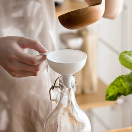 收纳盒;衣钩/挂钩;纸巾盒