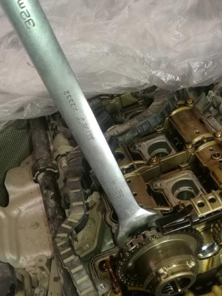 Mercedes-Benz C180 E200 E260 M271 engine chain removal camshaft fixing timing special tool