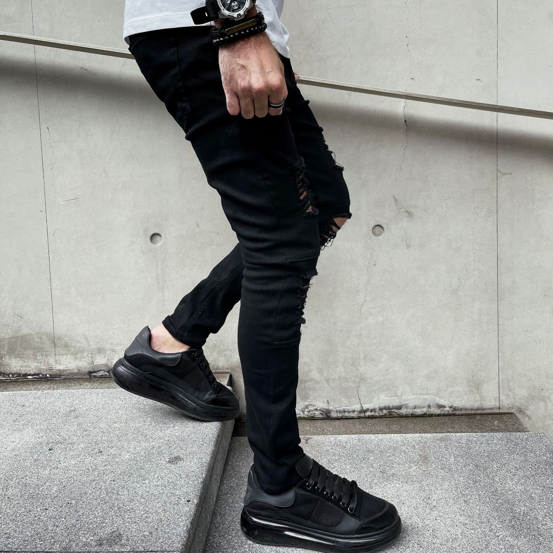 Jeans uomo slim fit strappati pantaloni in denim per uomo_voghion.com
