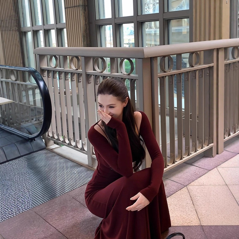 2025 Autumn and Winter Pure Desire Soft Curves Slimming Hollow Top Women's High Waist Slimming Knitted Skirt Suit