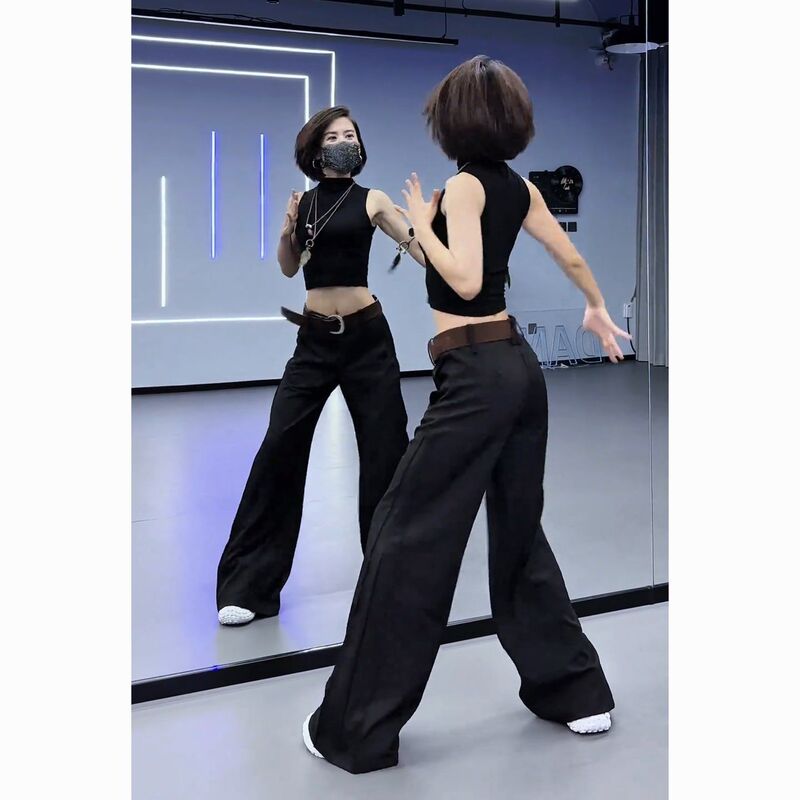 Cool and Sassy Outfit Set for Women in Summer, Sexy and Sweet Half-High Collar Sleeveless Top and Wide-Leg Pants Two-Piece Set