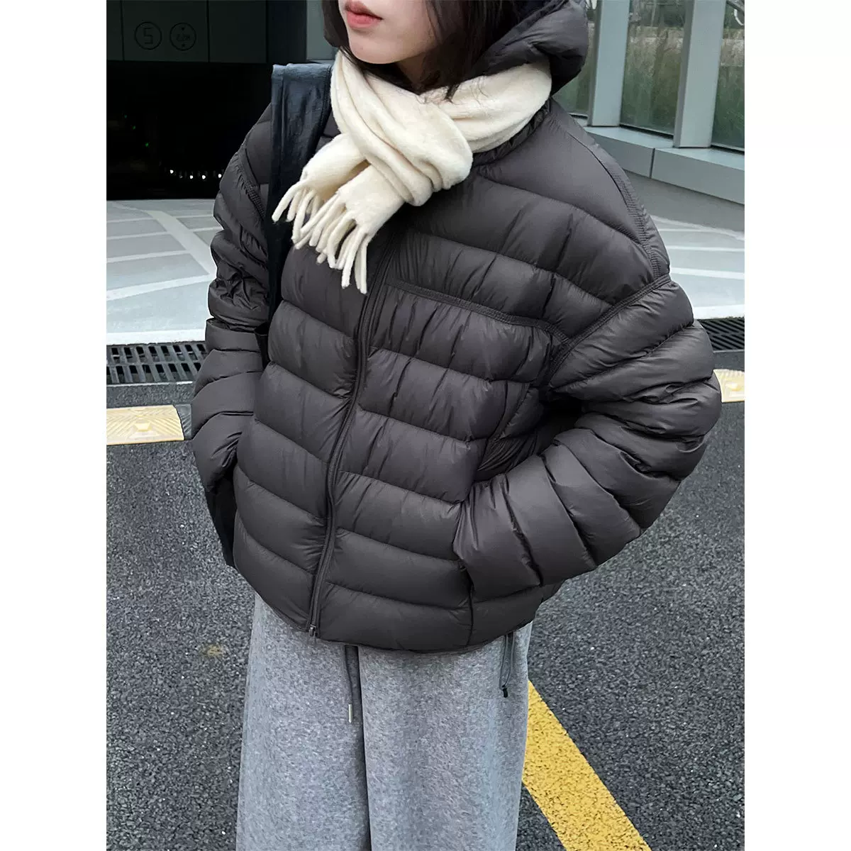 鹿西 安心绒新90白鸭绒排骨羽绒服女冬季轻薄短款泡芙连帽外套Y80