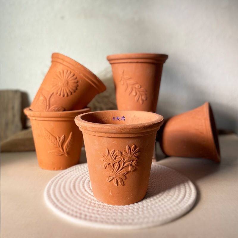 Defective Red Pottery Flower Pot, Embossed Coarse Pottery Pot, Breathable and Water-Absorbent Succulent Green Plant Mud Pot