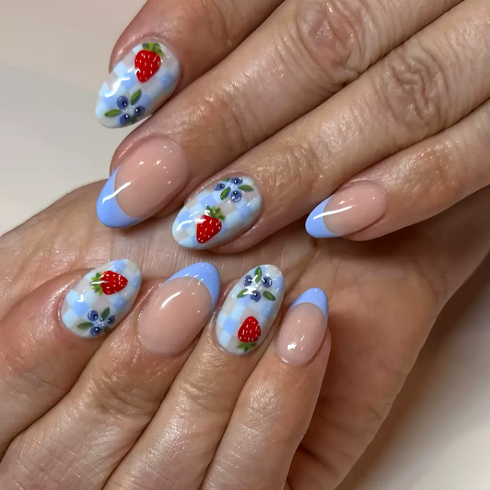 春夏新款蓝色蓝莓小清新水滴甲草莓美甲法式显白24片可拆卸假指甲