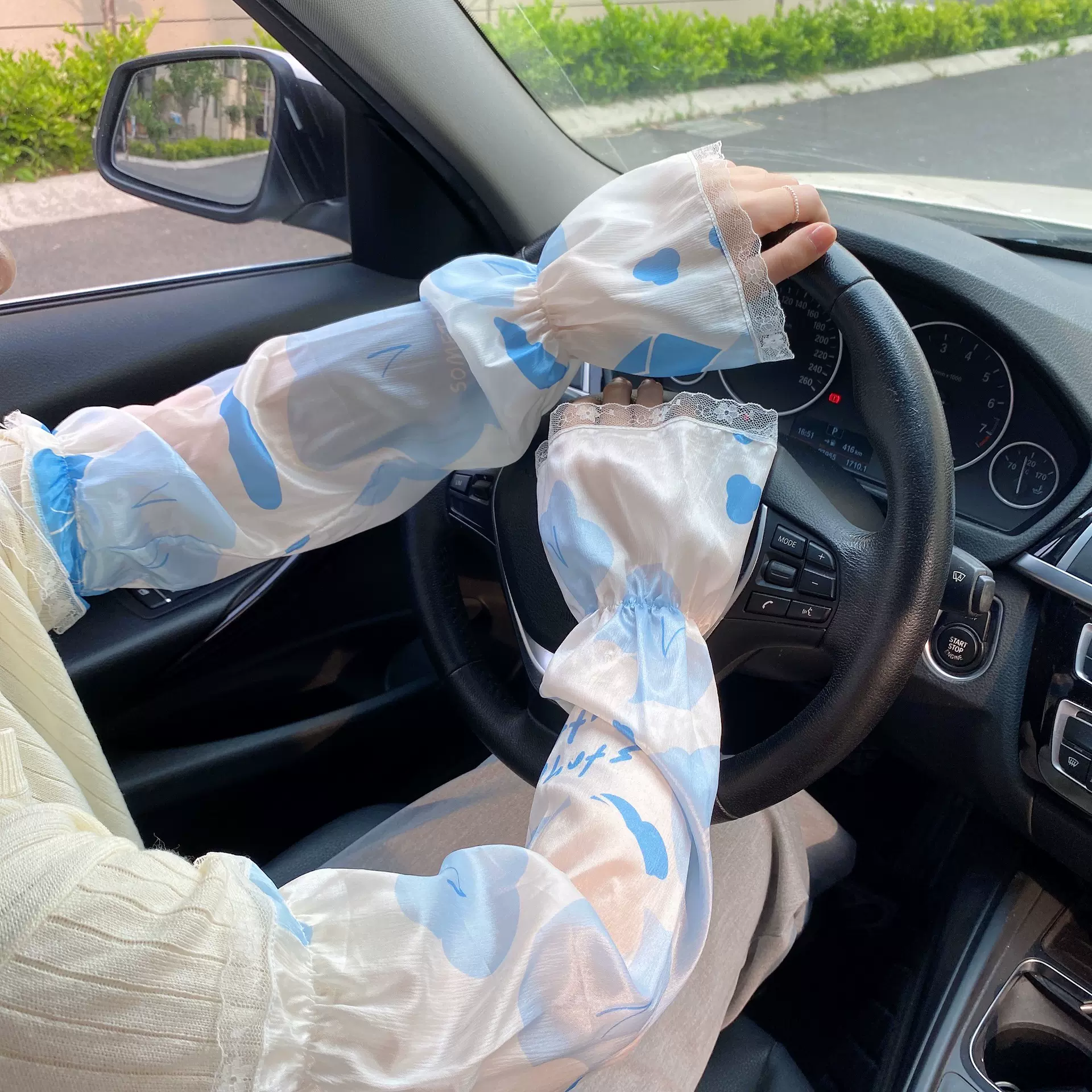 夏季防晒大码新款甜美宽松冰丝袖套凉爽女护手臂遮阳开车骑行护袖